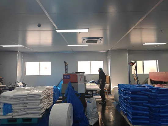 Grembiuli monouso in plastica PE personalizzati per parrucchiere, parrucchiere
