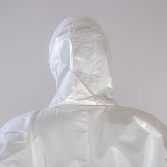 Tipo 4/5/6 SMS/Non tessuto/Sf/PP/PE/Microporosa Abbigliamento da lavoro monouso di sicurezza Abbigliamento medico Abbigliamento protettivo chimico industriale Tuta